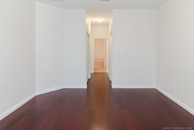 Building Photo - 1446 SE Tidewater Pl