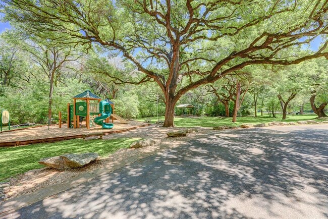 Building Photo - 5609 Courtyard Cove