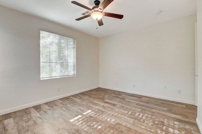 Building Photo - Single Family Home on 20k SQFT Lot in Gated Community