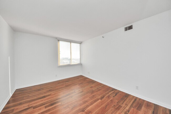 Building Photo - 3525 Sage Rd