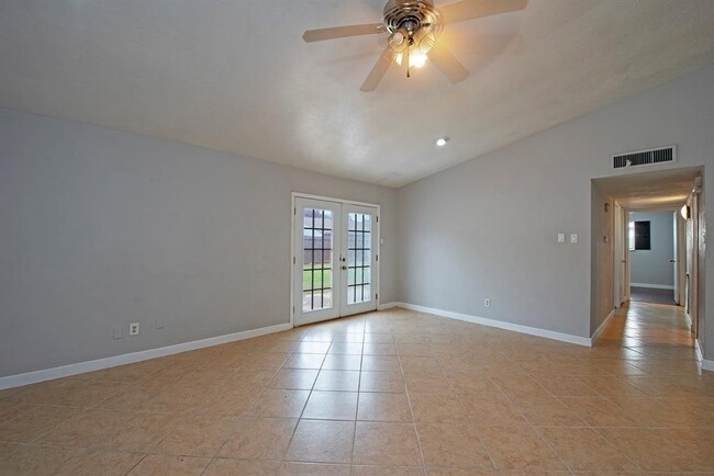 Building Photo - 17306 N Yorkglen Dr