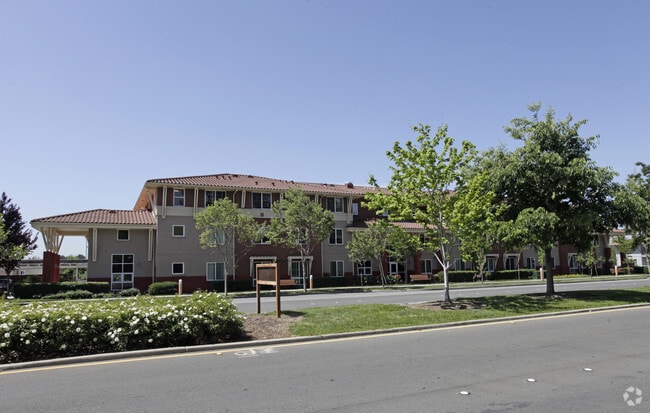 Building Photo - Wisteria Place