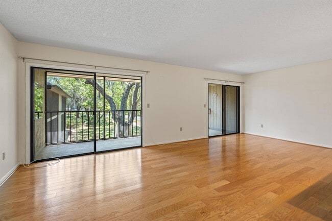 Building Photo - 54 Veronese Ct