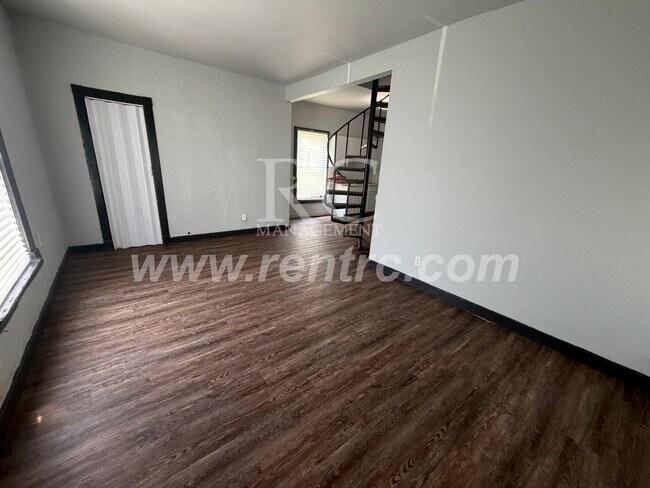 Building Photo - 10 First-S