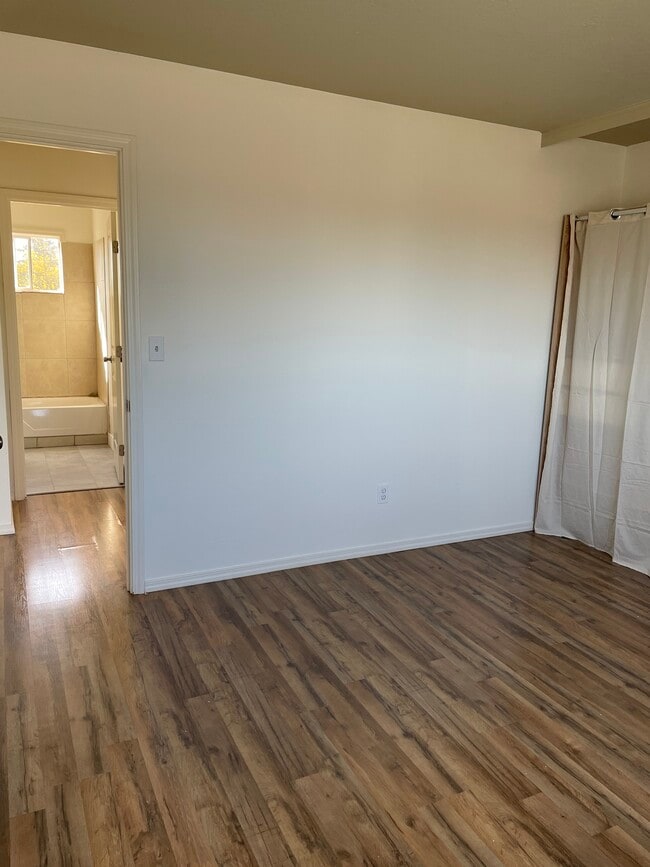 Building Photo - 1613 NE 81st Ave