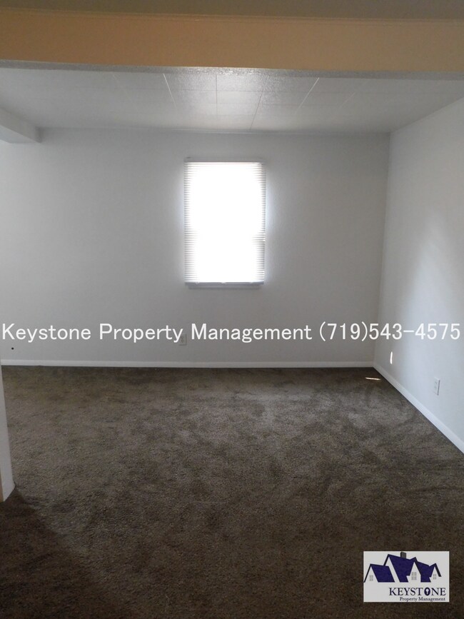Building Photo - 819 Troy Ave