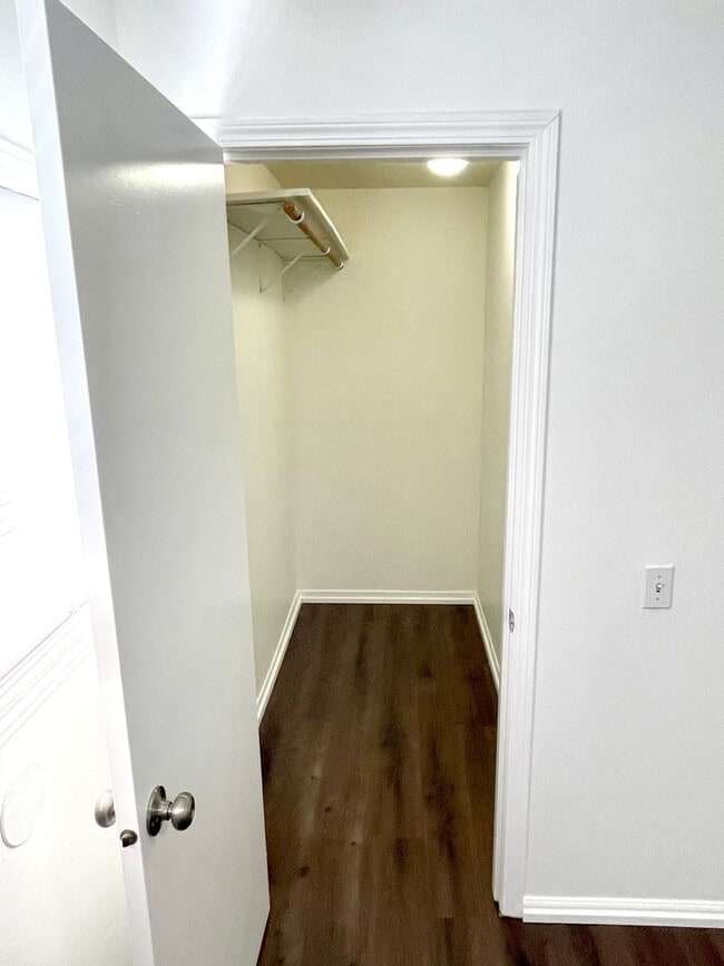 Building Photo - Centennial Neighborhood Fully Remodeled Ranch Home, Secluded Location, Spacious Yard