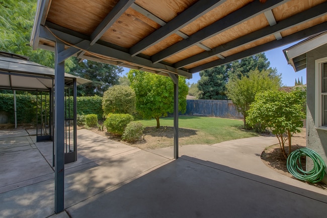 Building Photo - 4404 Bluff Creek Dr