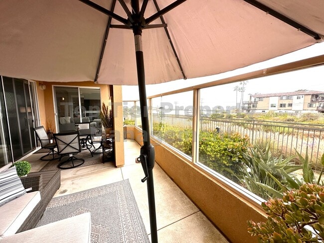 Building Photo - ***Beautiful 2 bed / 2 bath Townhome in Co...