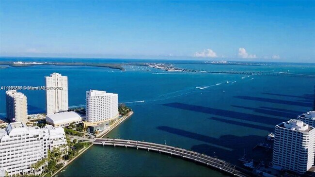 Primary Photo - 495 Brickell Ave