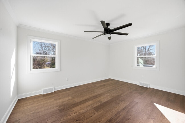 Building Photo - 294 Idle Hour Dr