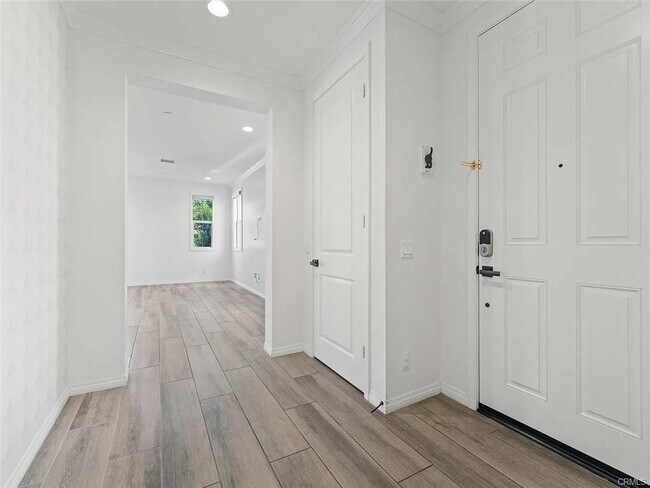 Building Photo - 101 Hemisphere