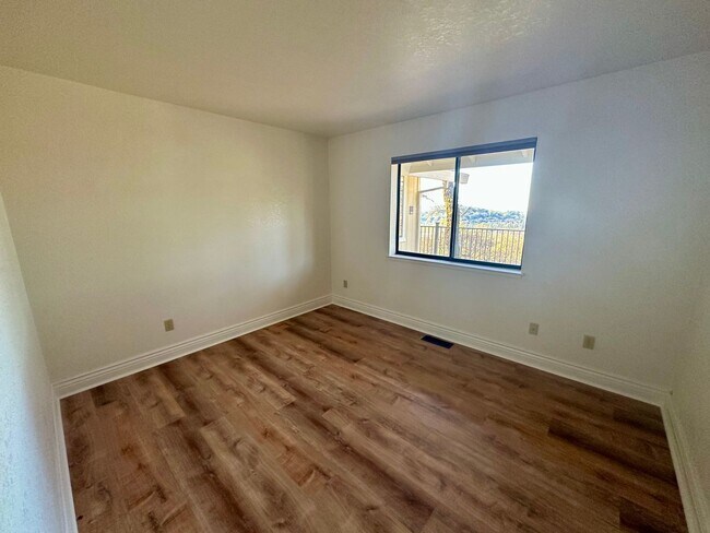 Building Photo - Beautiful 4-Bedroom Home with Stunning Views in Lake Wildwood, Penn Valley