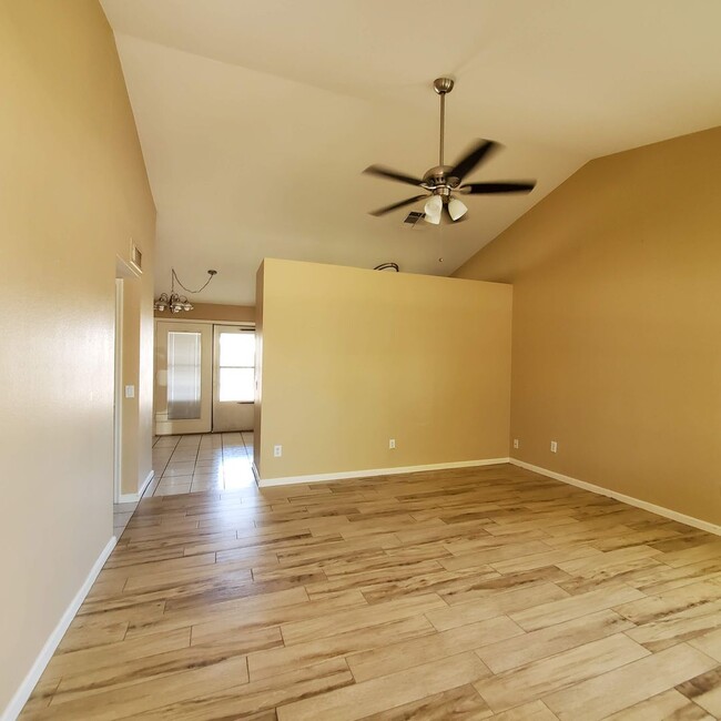 Building Photo - 3 BEDROOM CORNER LOT HOME IN CHANDLER W HU...