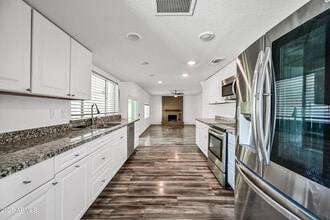 Building Photo - 5761 W Cholla St