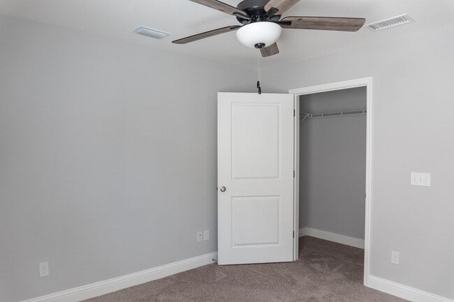 Building Photo - 1418 Landon Hills Dr
