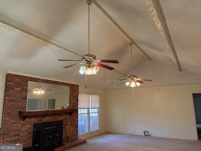 Building Photo - 831 US-25