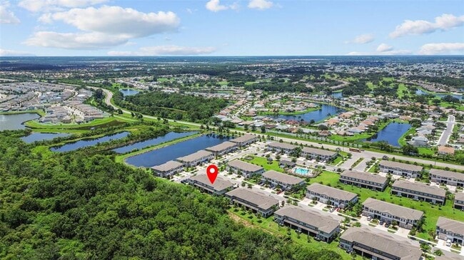 Building Photo - 9768 Pembrooke Pines Dr