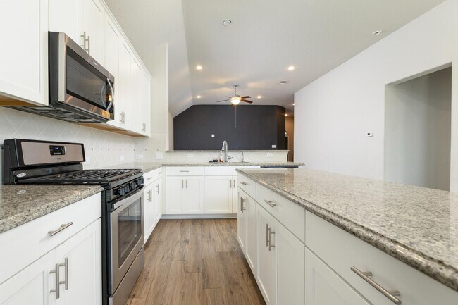 Building Photo - 7703 Kings Spring