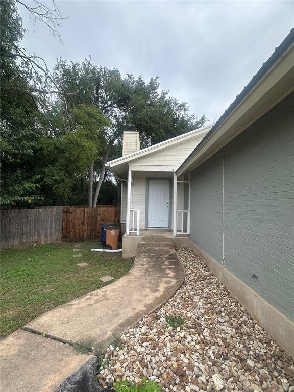 Building Photo - 2103 Granberry Dr