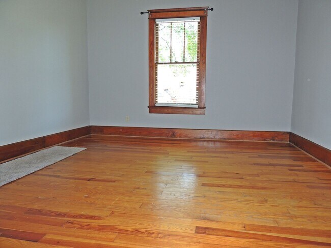 Building Photo - 1712 Old Niles Ferry Rd