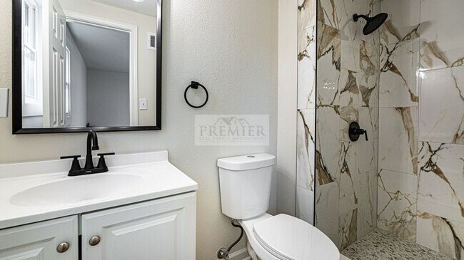 Building Photo - Beautiful Rehabbed home - 4 bed / 2 bath -9841 Melrose Drive Overland Park KS 66214 - Rent $3600