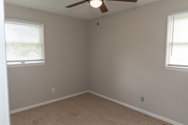 Building Photo - 129 Stephens Dr