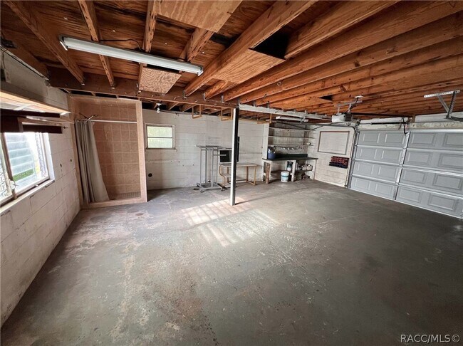 Building Photo - 7660 W Tropical Ln