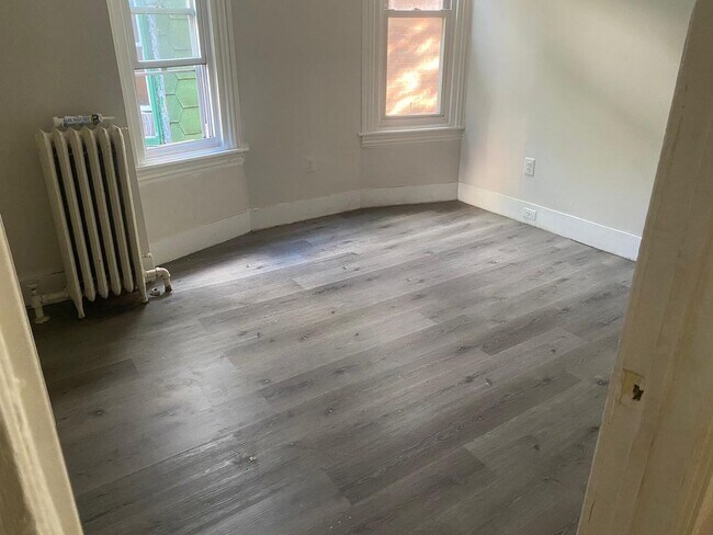 Building Photo - 1829 S 58th St