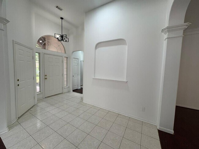 Building Photo - 93 N Acacia Park Cir