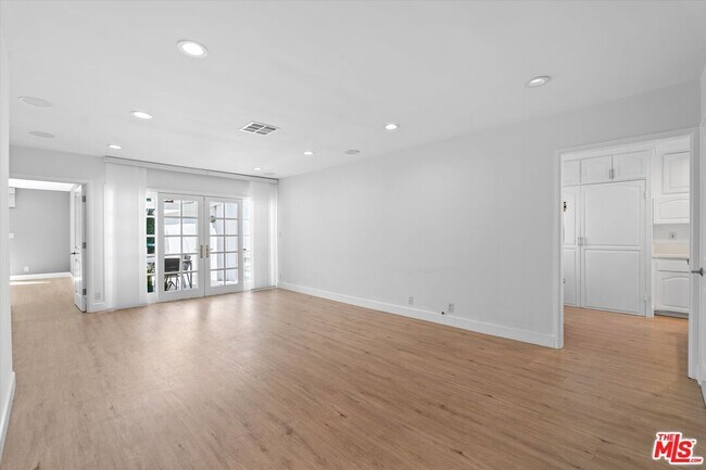 Building Photo - 2809 S Canfield Ave