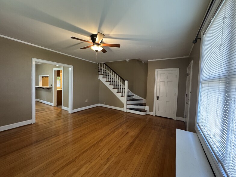 Building Photo - 712 Pacesetter Dr