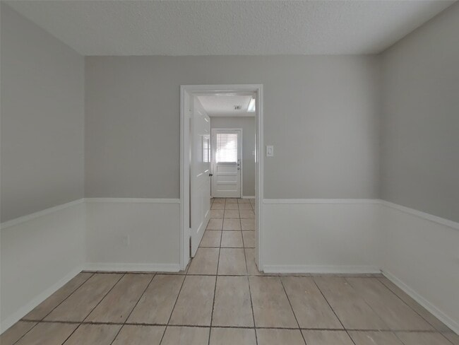 Building Photo - 5523 Foresthaven Dr