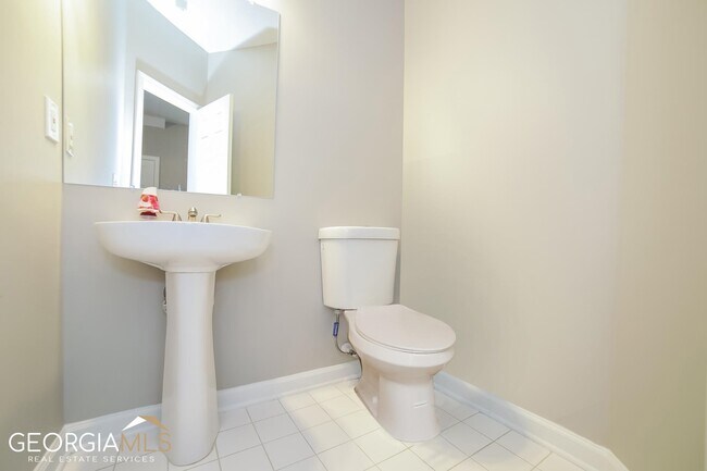 Building Photo - 878 Glynn Oaks Dr