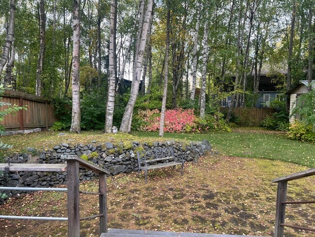 Building Photo - 4 Bedroom House in Prime Oceanview Location