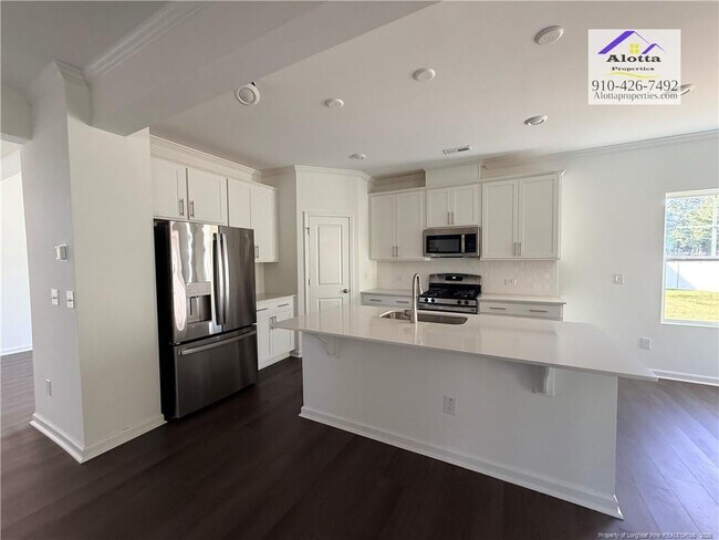 Building Photo - 156 Hanover Dr