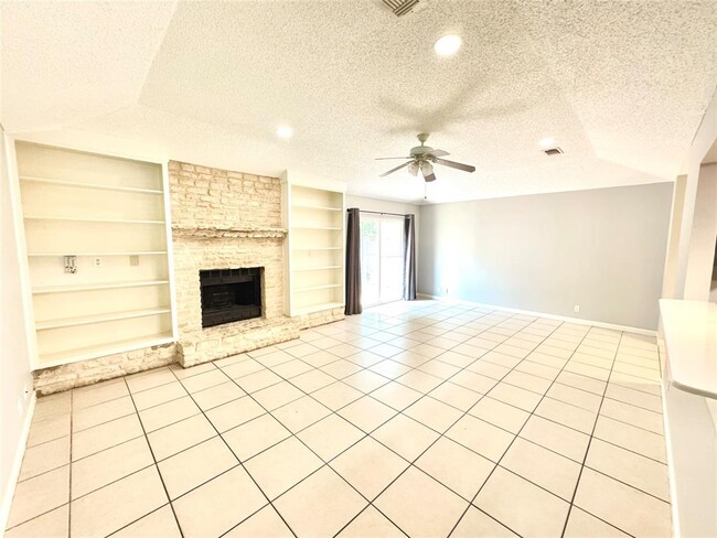 Primary Photo - 1401 Somerset Dr