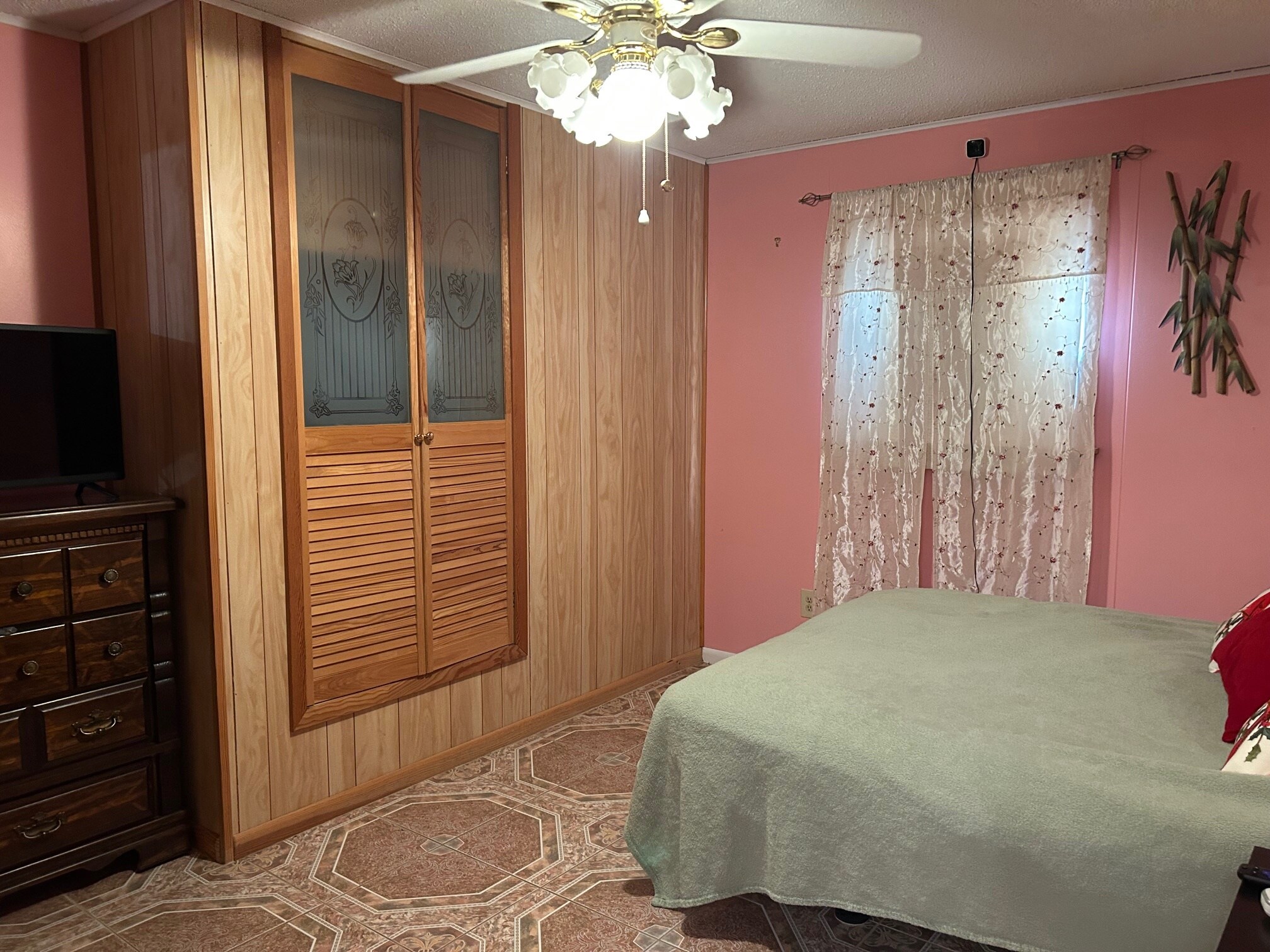 Building Photo - 321 Elsa Dr