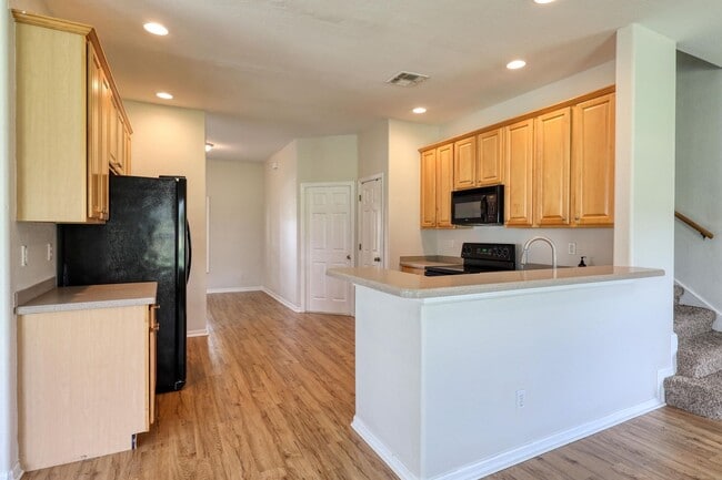 Building Photo - January Special offer 50% off First Month's Rent!  5 Bedroom In Cypress Cay in the Gateway Community