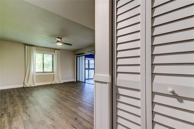 Building Photo - 2673 Sabal Springs Cir