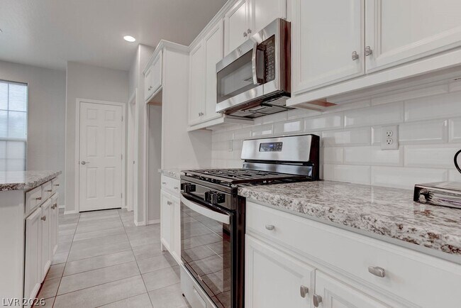 Building Photo - 5641 Sagamore Canyon St