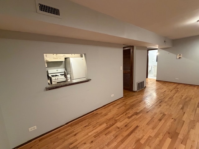 Building Photo - 617 W Surf St