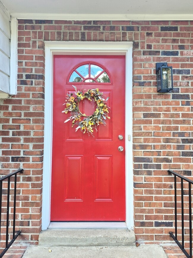 Building Photo - 2402 Fon Du Lac Rd