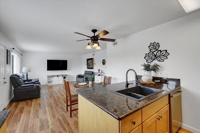 Building Photo - 6533 Greenback Ln