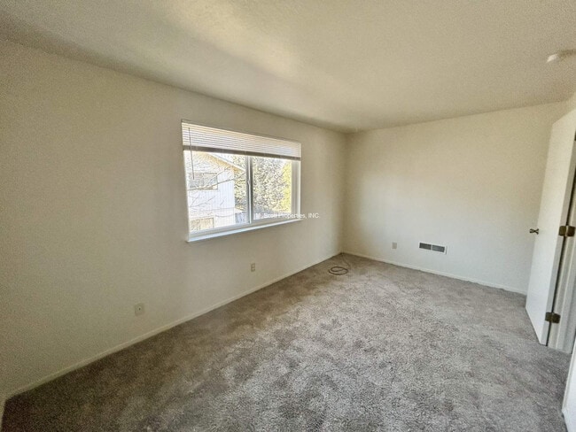 Building Photo - 1476 Hussman Ave