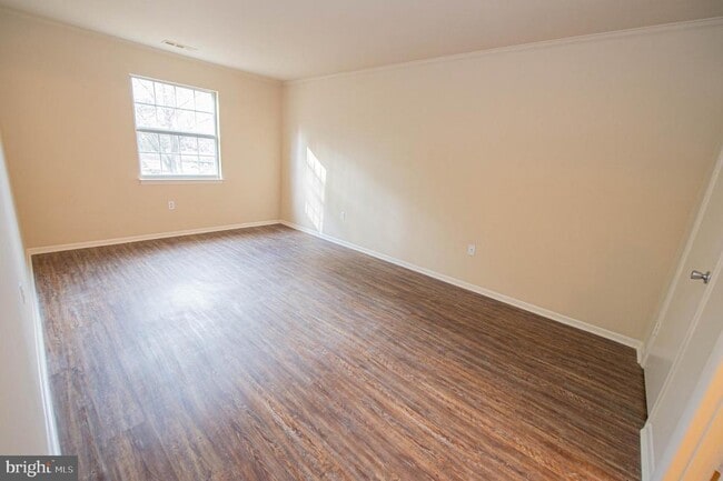 Building Photo - 804 College Ln