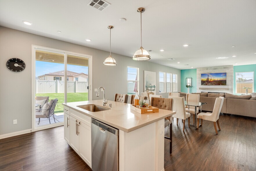 Building Photo - 8621 Lake Ashmere Dr