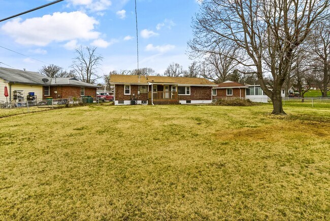 Building Photo - 1201 Billings Dr