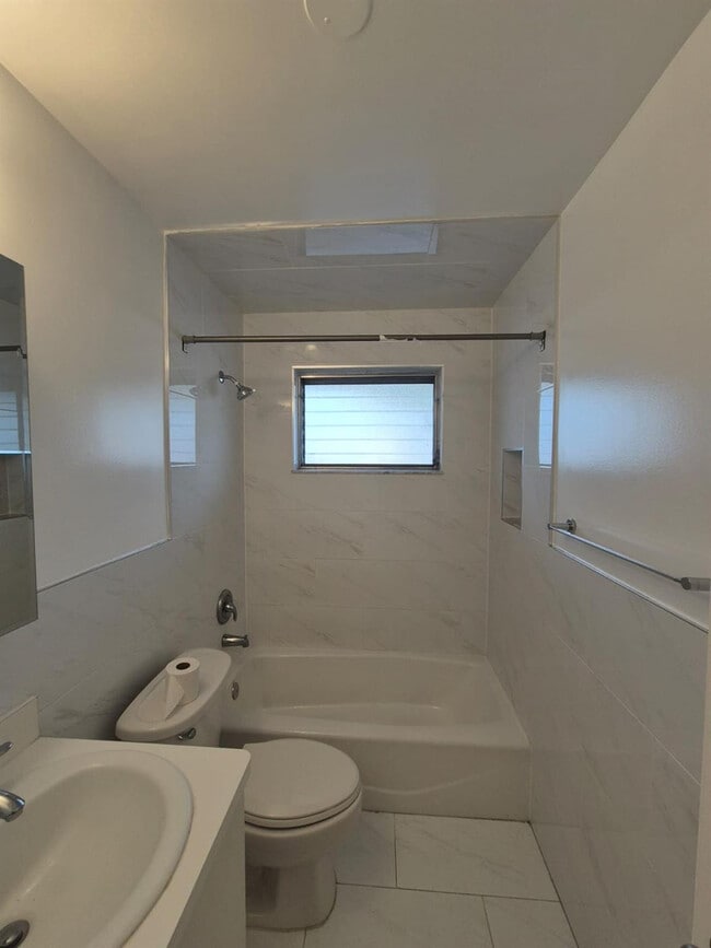 Building Photo - 3609 Polk St