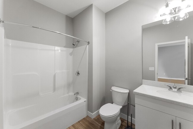 Building Photo - 999 Main St